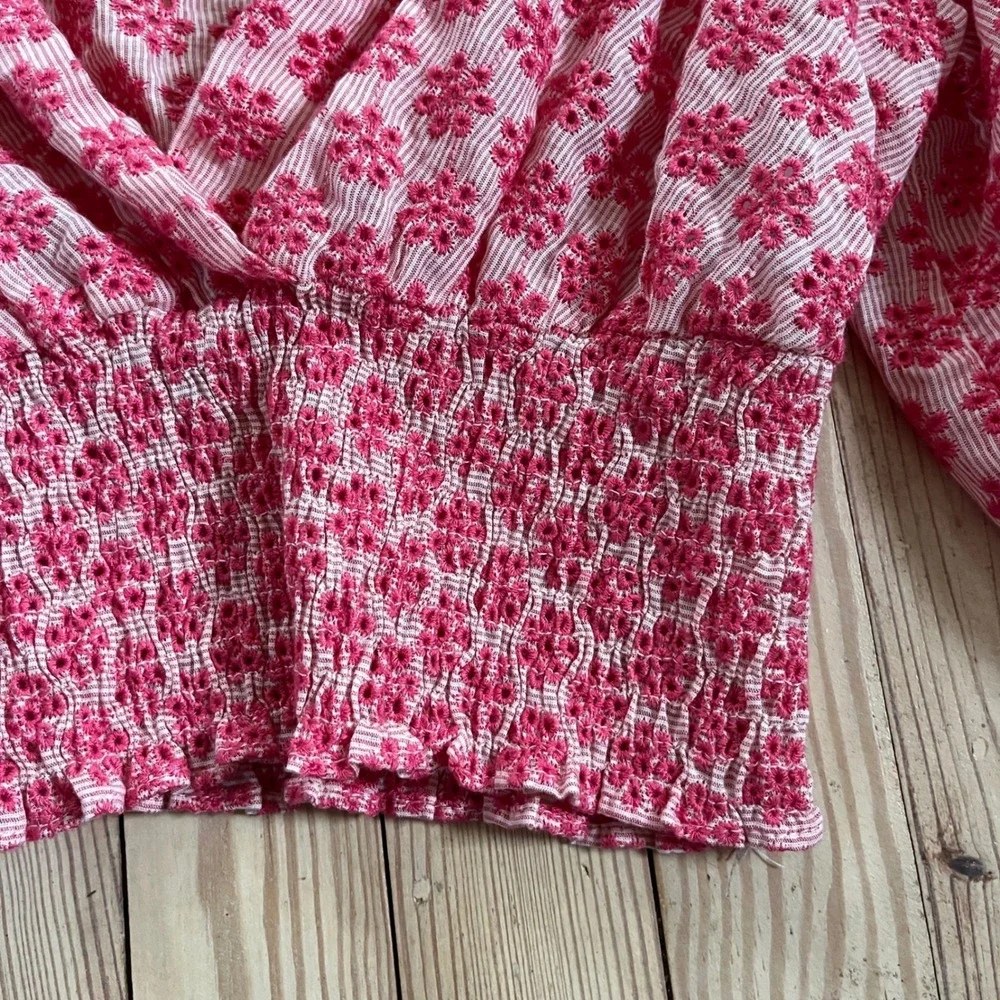Zara Embroidered Cropped Smocked Blouse Pink‎ Floral Puff Sleeve V Neck Top L